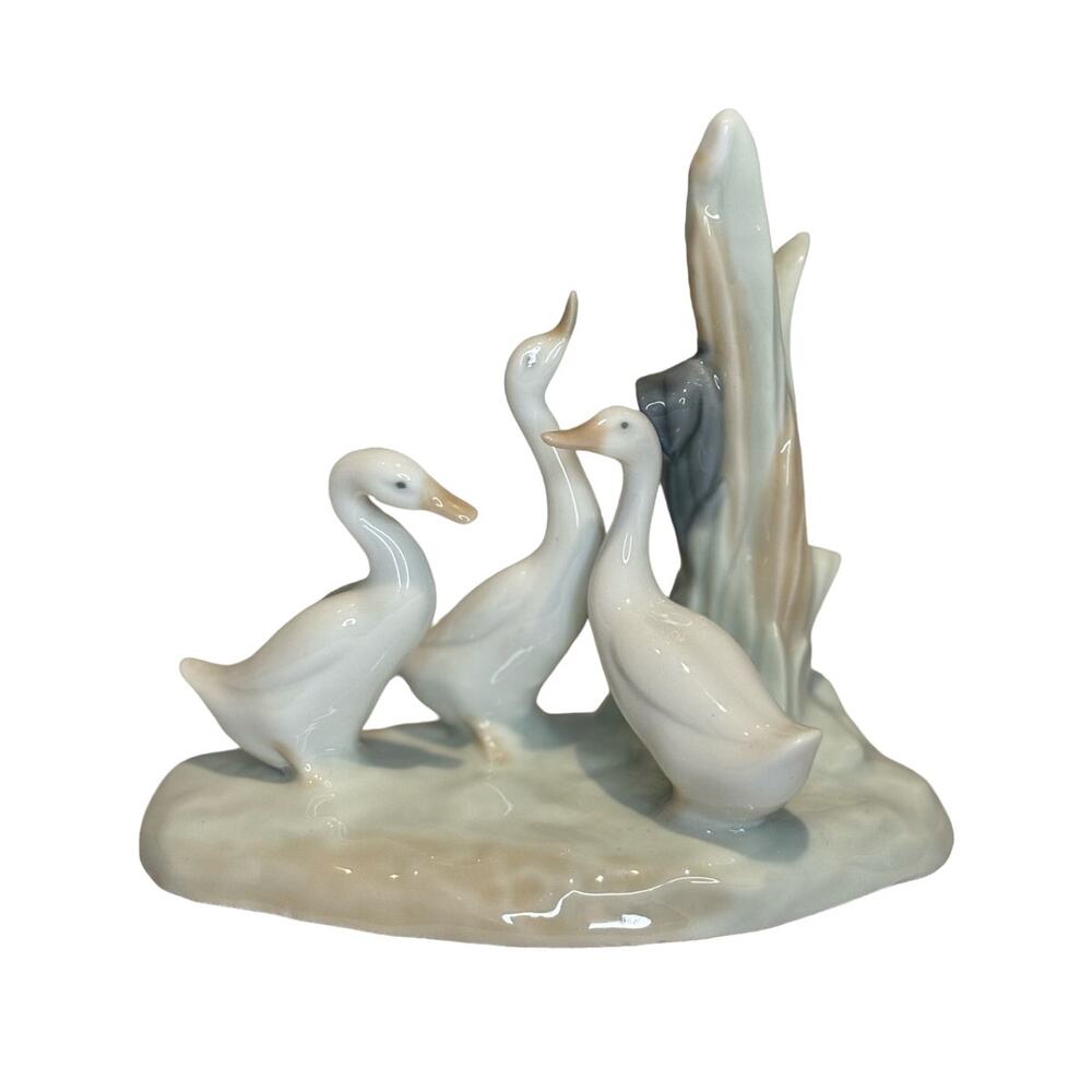 VTG Lladro NAO Daisa Group of 3 Geese, Handmade in Spain, EUC